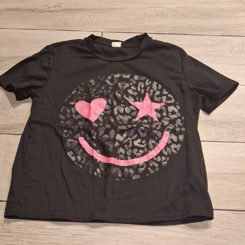 🍁SHEIN Black and Pink Leopard Smiley Tee🍦
